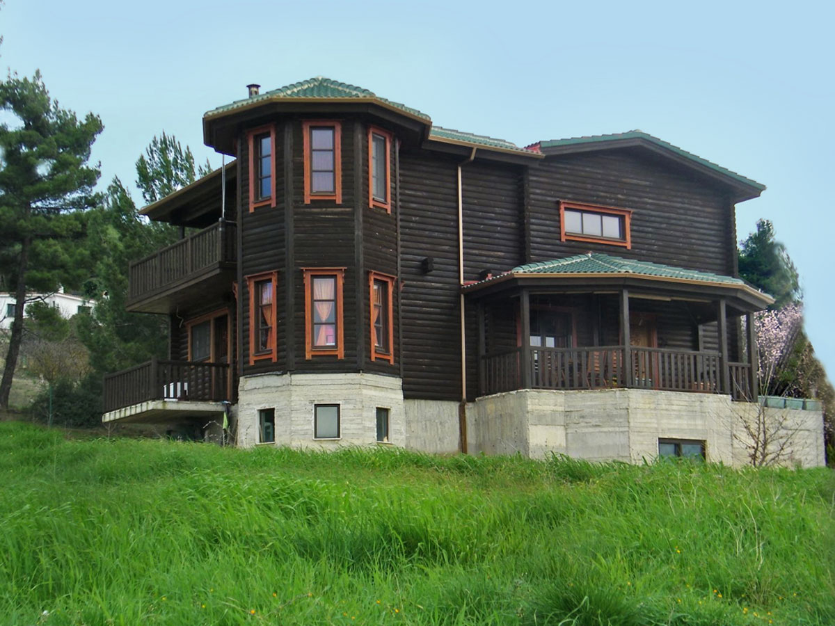 Luxuriöses Holzhaus in der Nähe von Athen