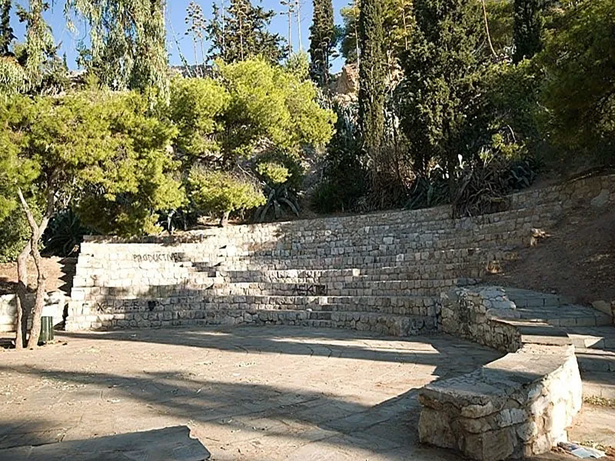 Das beste Land steht zum Verkauf im Hügel von Strefi Athens