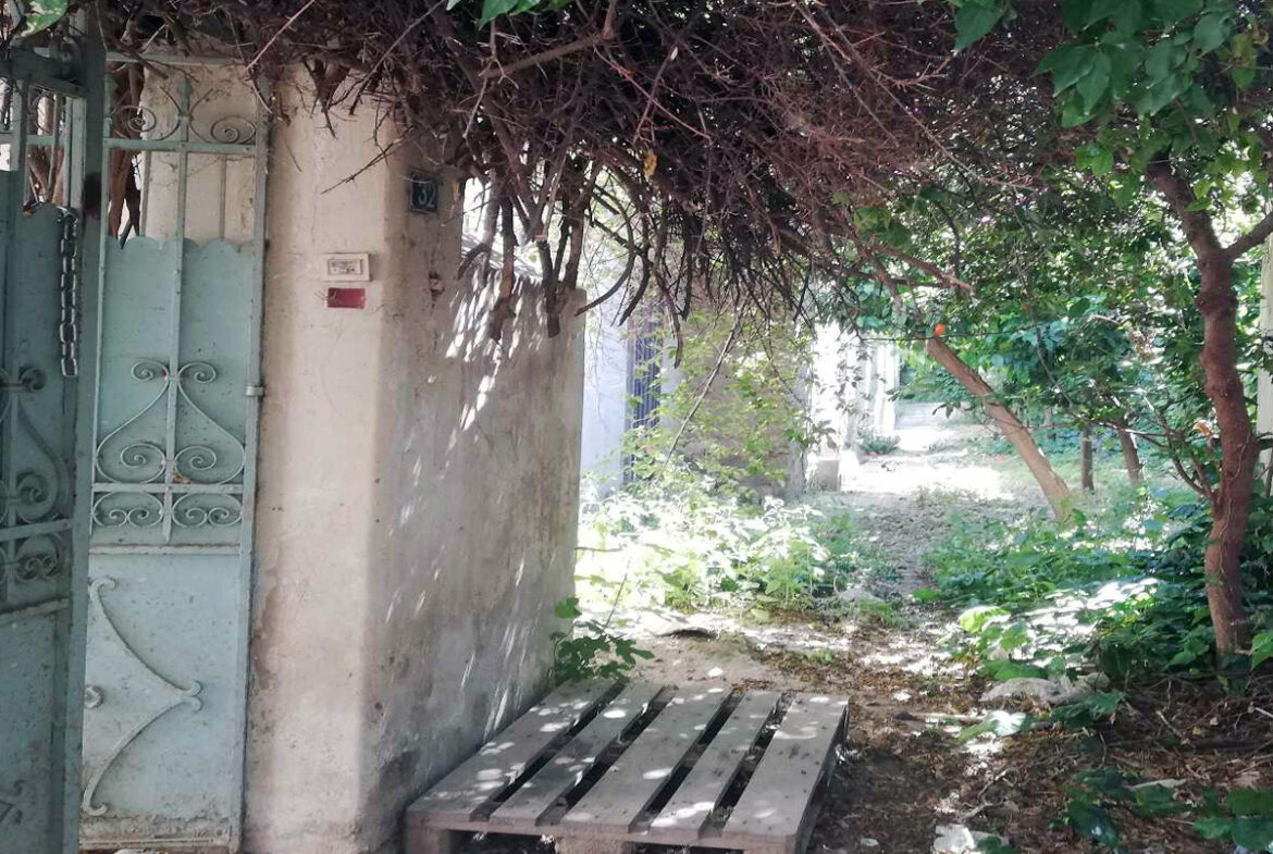 Grundstück in der Nähe des Exarchia-Platzes in Athen steht zum Verkauf