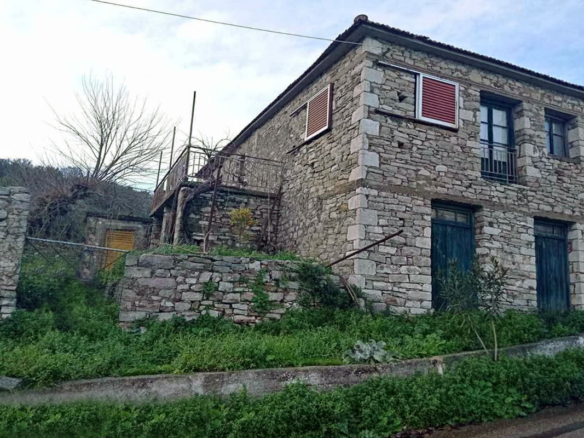 Verkaufe ein traditionelles Steinhaus im Dorf Mathias, Messinias, Kalamata