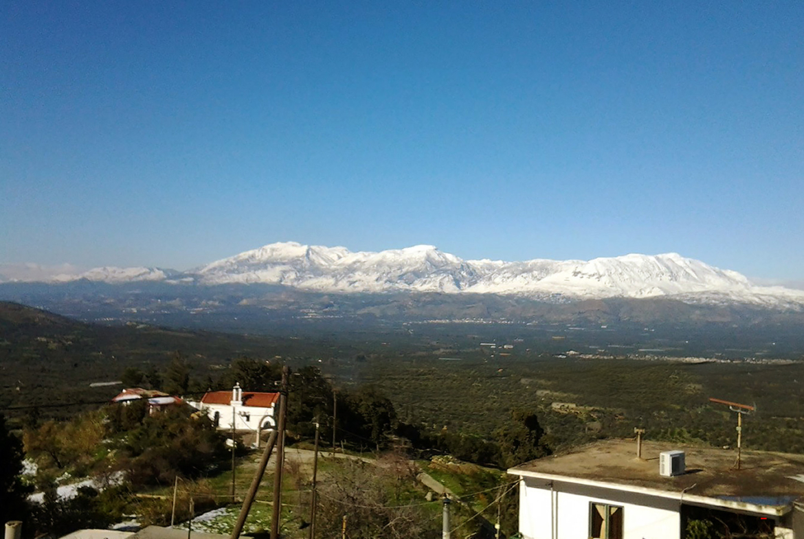 Freie Sicht auf Ebenen und Berge